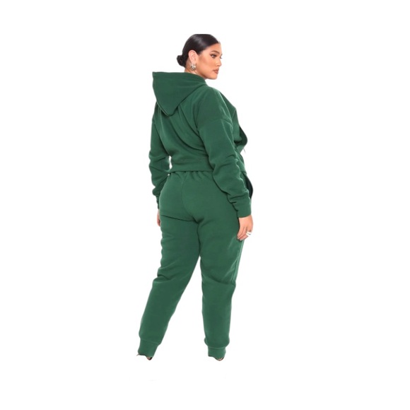 NEW Plus Size Women’s Athletic Suit - Picture 3 of 7